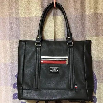 새상품급 프론트 포켓 부착 블랙 토트백