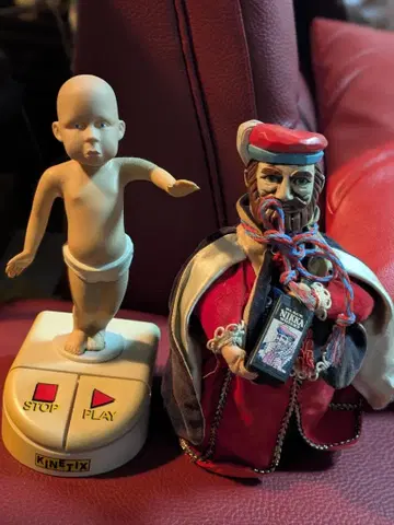 블랙 니카 수염 아저씨 병뚜껑 및 춤추는 댄싱 베이비