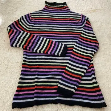 울 100% 스트라이프 터틀넥 스웨터