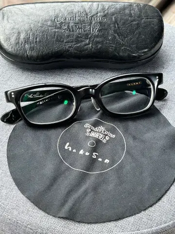 미니멀리스트 텐더 로인 안경 하쿠산 메가네텐