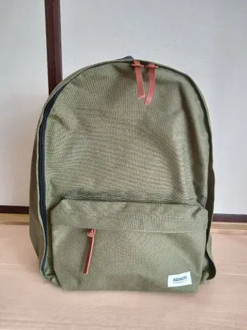 ARMEN 올리브 그린 백팩