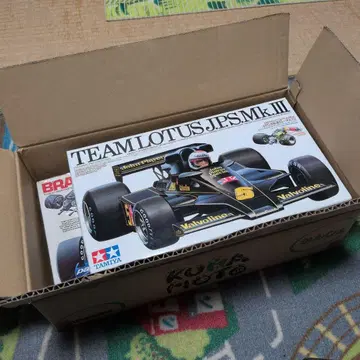 타미야 20 F-1 2대 JPS 로터스, 프라밤