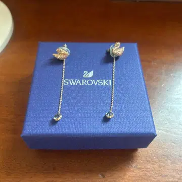 스와로브스키, 스완 귀걸이