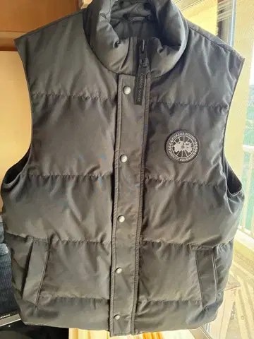Canada Goose 블랙 다운 베스트