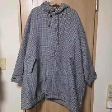 fu-ai 드럭 스토어즈 하운드투스 체크 패턴 집업 코트