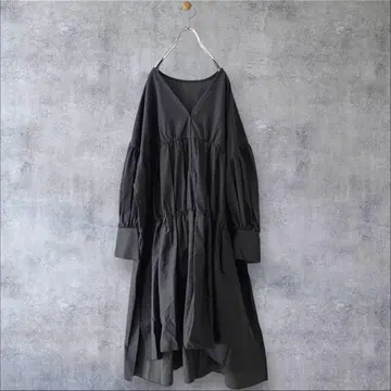 새상품급 로쏘 F by ROSSO 백 테일 볼륨 원피스