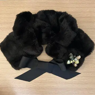 비쥬 부착 퍼 티펫 리본