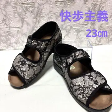 발에 편한 새상품급 쾌보주의 여성용 신발 23cm