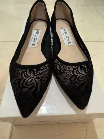 [네브로니] 레이스 펌프스 37