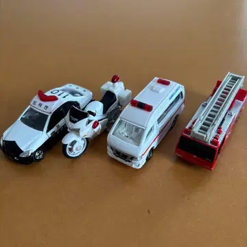 토미카 긴급 차량