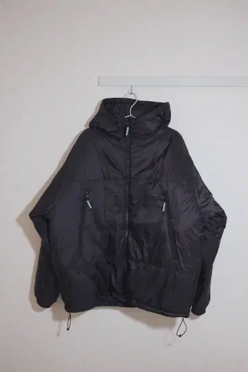 CUP AND CONE Puff Jacket - Black 2