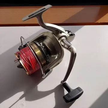 다이와 던질낚시용 릴 (PE 라인 감김)