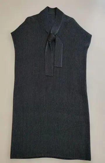 새상품급 보타이 원피스 셔틀 플리츠 스페치오 블랙 40