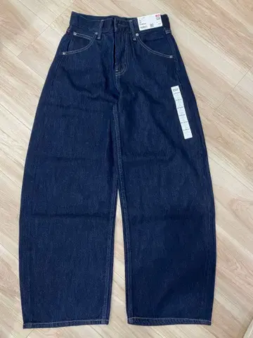 UNIQLO 배기 커브 진 (짧은 기장) 네이비 사이즈 23