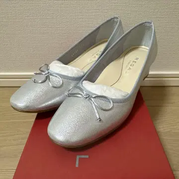 REGAL 실버 리본 포함 펌프스
