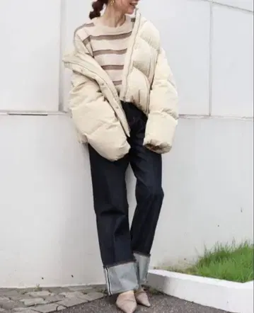 Ungrid 볼륨 숏 다운 아이보리 S