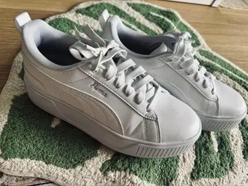 푸마 화이트 통굽 캐주얼 스니커즈