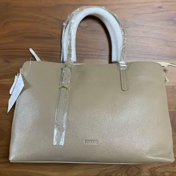 베이지 가죽 핸드백 숄더 스트랩 포함