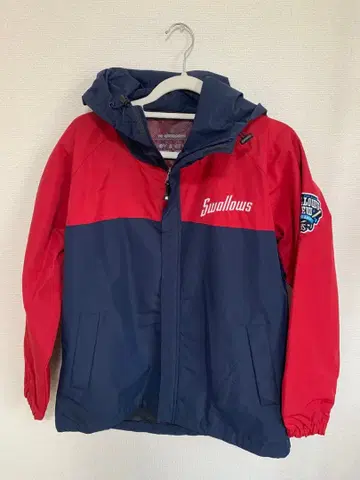 야쿠르트 스왈로스 SWALLOWS CREW 마운틴 파카 M 사이즈