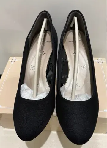 새상품 마리 클레르 비스 발수 펌프스 블랙 24.5cm