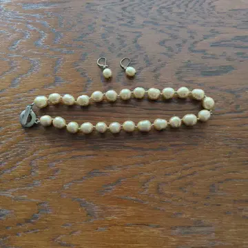 골드 펄 목걸이와 귀걸이 세트