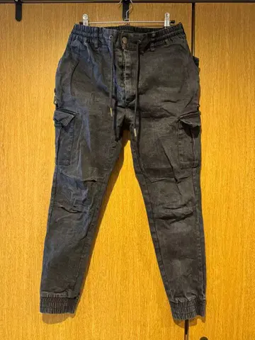 1PIU1UGUALE3 RELAX 슬림 카고 팬츠 데님 원단 블랙