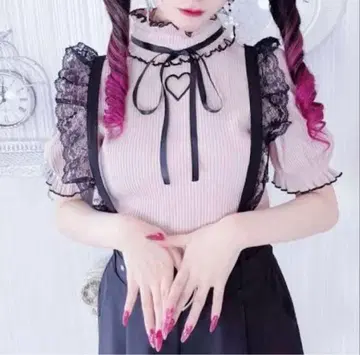 MARS 마즈 하트 컷아웃 상의 핑크