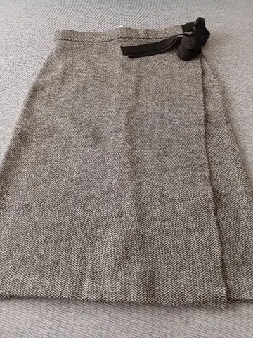 자유구 헤링본 무늬 랩 스커트