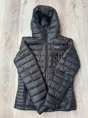 Patagonia 후드 부착 다운 자켓 블랙