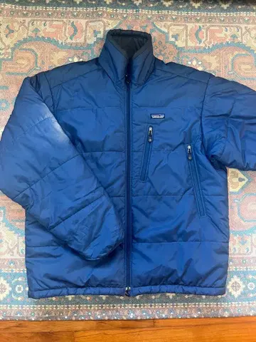 [새상품급 레어 컬러] Patagonia 퍼프 자켓 네이비x블랙