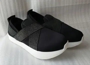 느슨함 대책 워킹화 큐큐폰 L 블랙