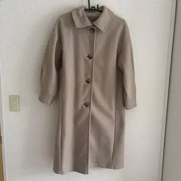 베이지 버튼 롱 코트