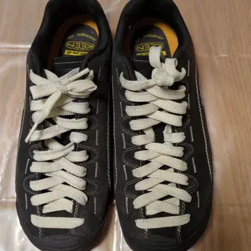 KEEN 재스퍼 블랙 스니커즈