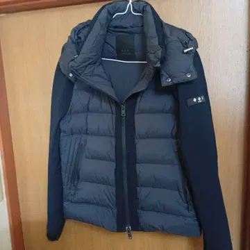 TATRAS 네이비 후드 부착 다운 자켓 01