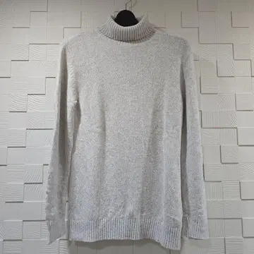 HIGH STREET 터틀넥 스웨터 새상품급