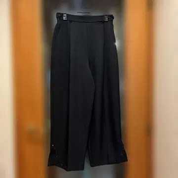 axes femme 블랙 자수 슬랙스