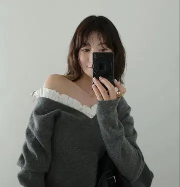 CLANE 프릴 V넥 니트 탑 1