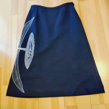 미나 페르호넨 타이트 스커트