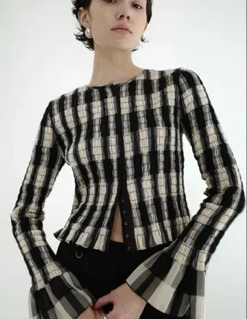 CLANE 셔링 디자인 블라우스