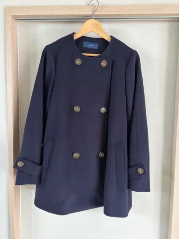 네이비 더블 브레스트 울 코트