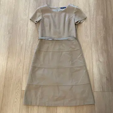 NEWYORKER 반팔 무릎 기장 원피스 베이지 캐시미어