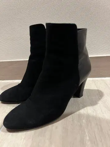 DIANA 블랙 미들힐 부츠