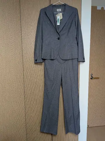 그레이 스트라이프 수트 셋업