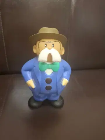 히게오야지 피규어