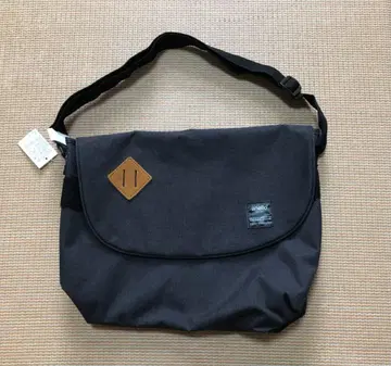 캔버스 메신저 백 블랙