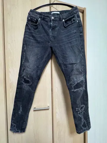 ZARA 데미지 가공 스키니 데님