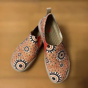 uin 기하학 패턴 슬립온