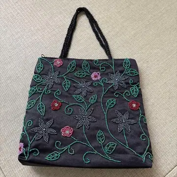 비즈 자수 꽃무늬 핸드백