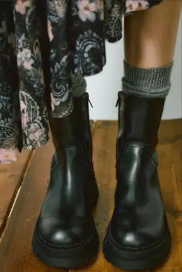 ZARA 트랙 밑창 숏부츠 사이드 지퍼 38