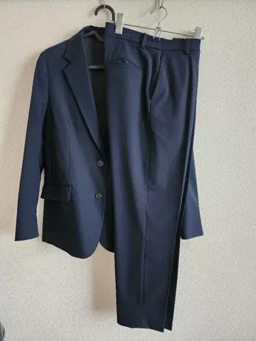 유니클로 네이비 팬츠 수트